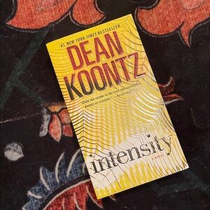 Intensity by Dean Koontz (paperback)